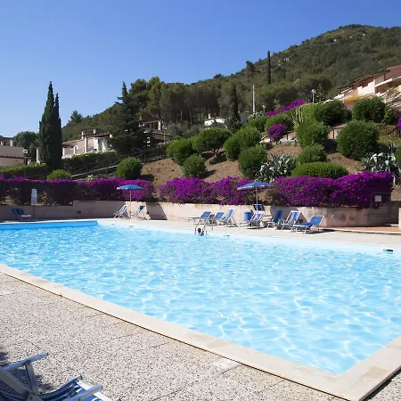 Locazione Turistica Cala Rossa.4 *